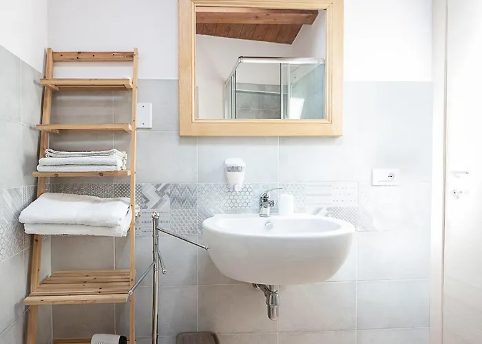 Edomat Nocleg ze śniadaniem 3*